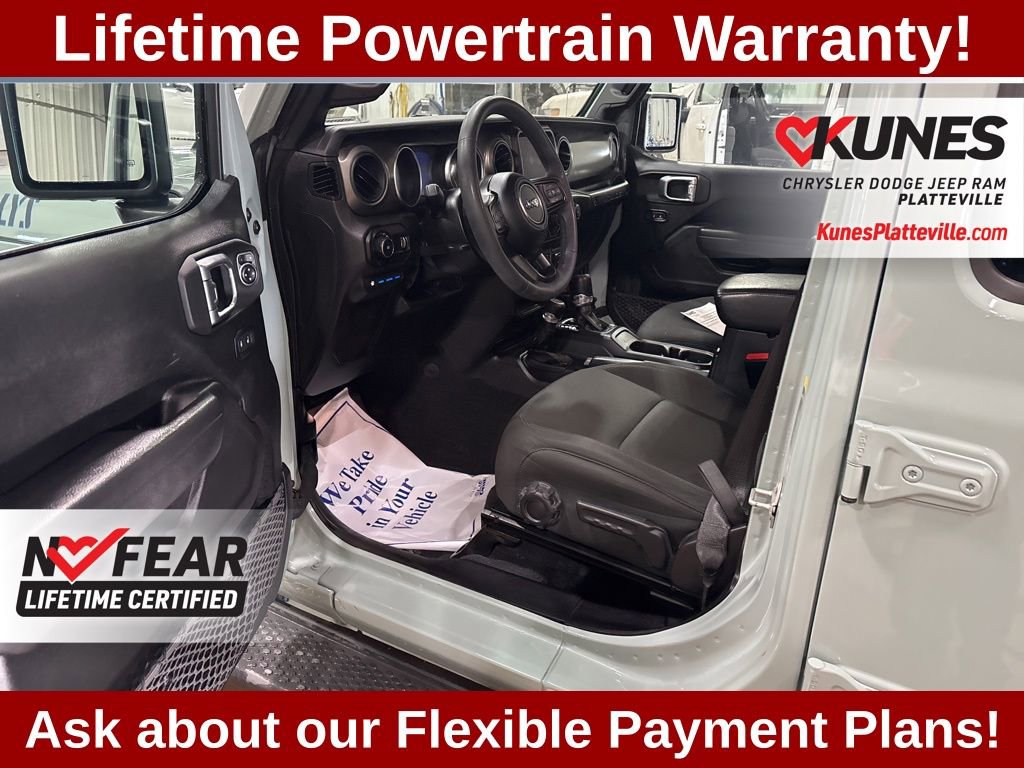 Used 2023 Jeep Wrangler Unlimited w/ Sun & Screen Package image 21