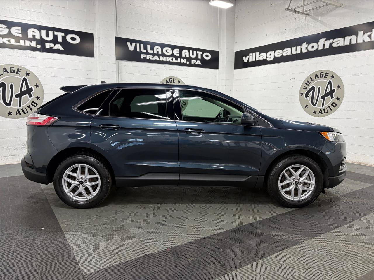 Used 2024 Ford Edge SEL w/ Convenience Package AWD/4WD image 2
