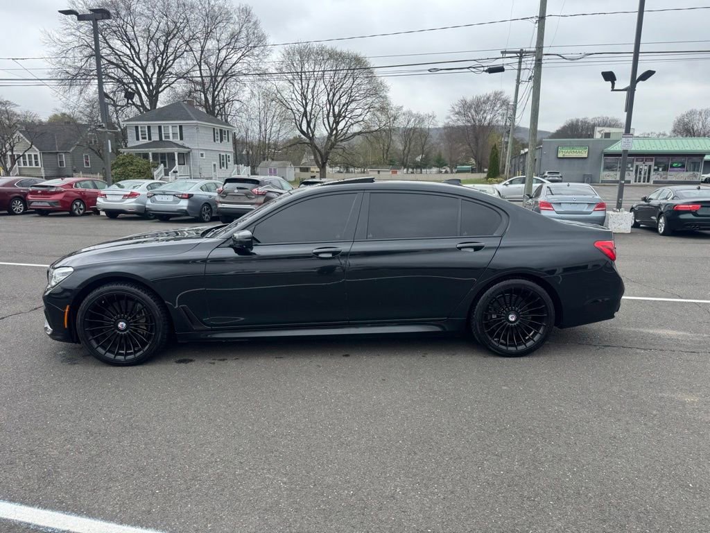 Used 2018 BMW 750i xDrive image 11