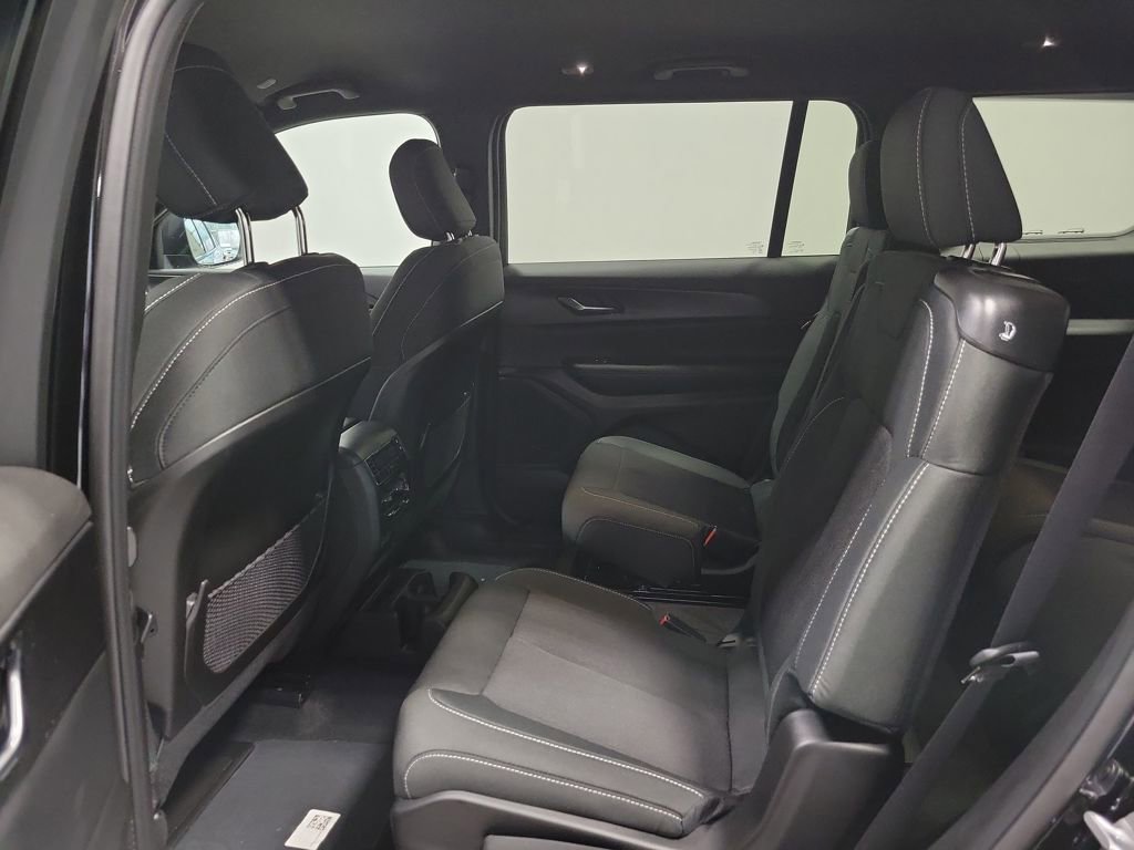 New 2025 Jeep Grand Cherokee L Laredo w/ Luxury Tech Group I image 9