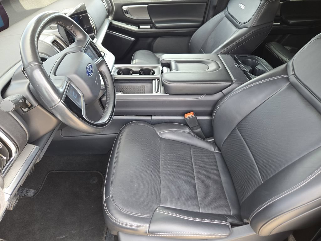 Used 2025 Ford Expedition Max Platinum AWD/4WD image 8