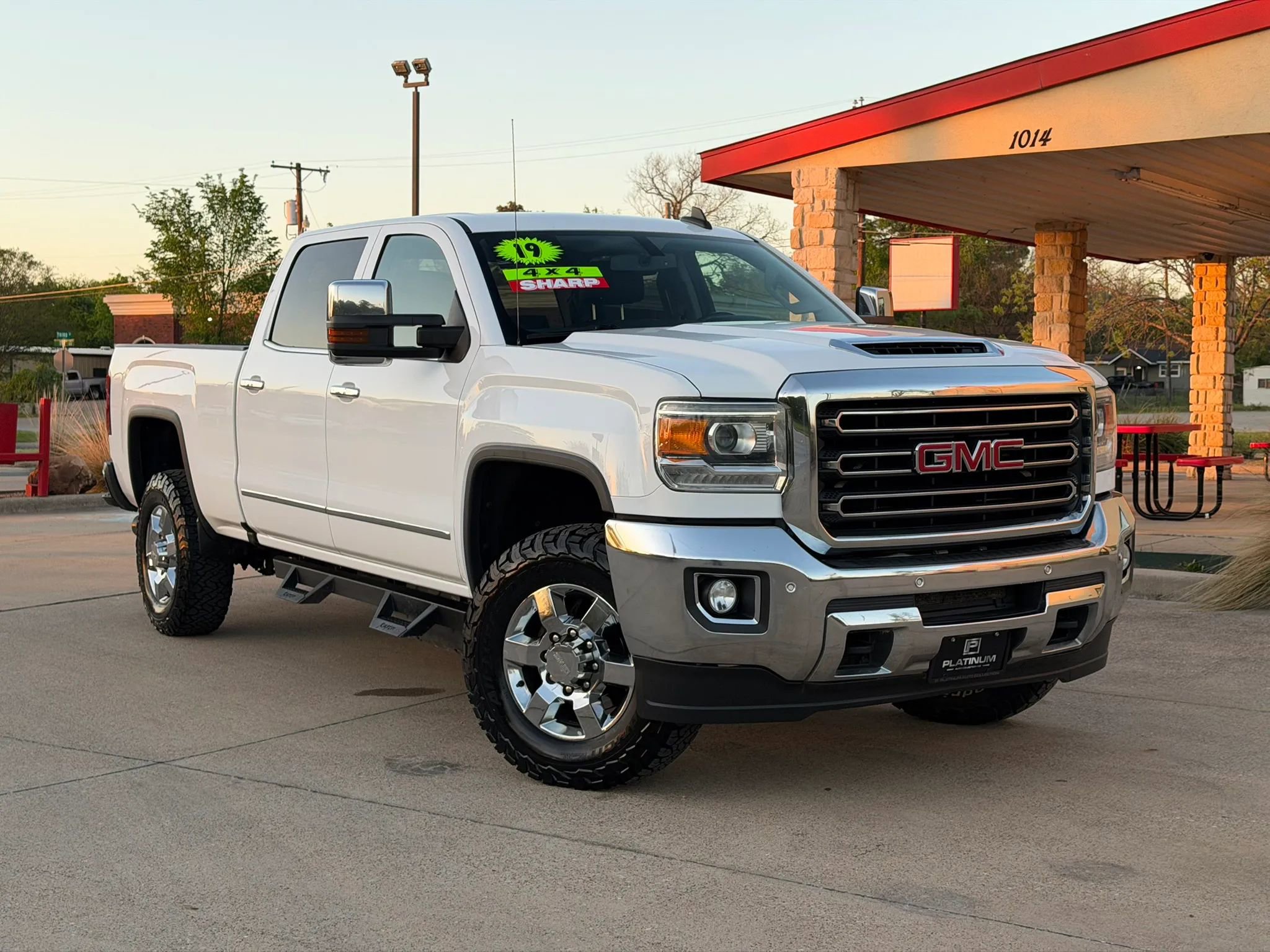 Used 2019 GMC Sierra 2500 SLT w/ Duramax Plus Package AWD/4WD image 7