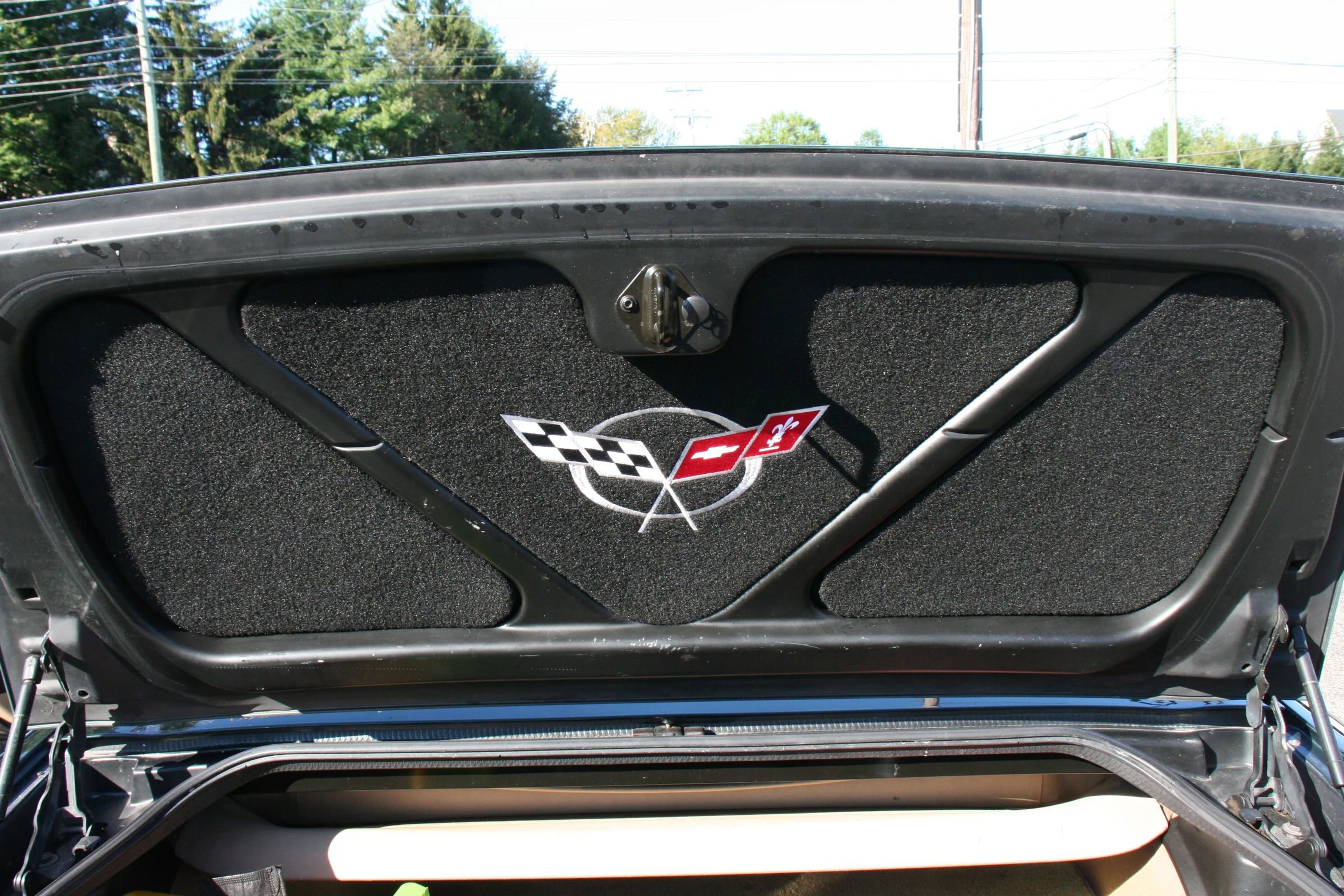 Used 2001 Chevrolet Corvette Convertible w/ Preferred Equipment Group2 image 35