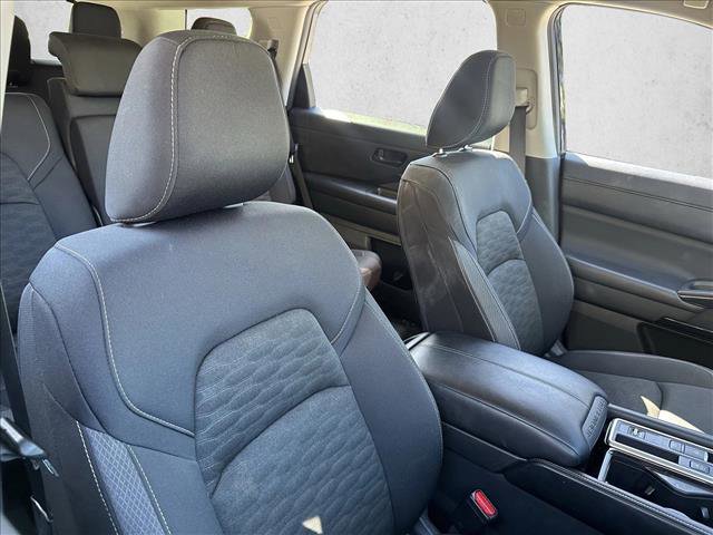 Used 2024 Nissan Pathfinder SV image 30