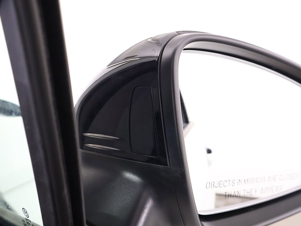Used 2022 Volkswagen Tiguan SE R-Line image 38