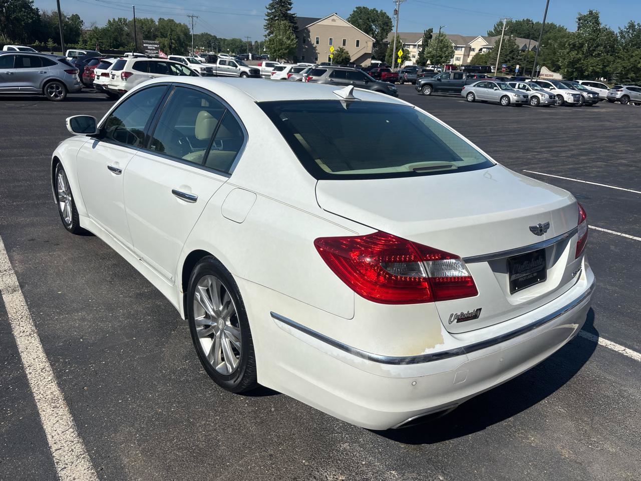 Used 2012 Hyundai Genesis 3.8 w/ Premium Pkg RWD image 5