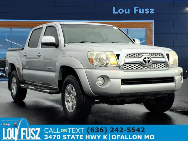Used 2011 Toyota Tacoma PreRunner image 1