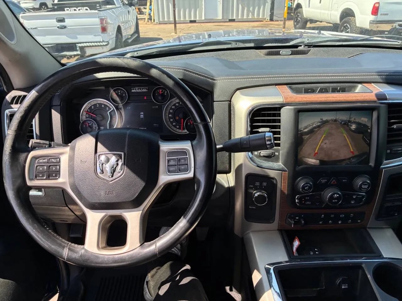 Used 2014 RAM 2500 Laramie w/ Convenience Group AWD/4WD image 14