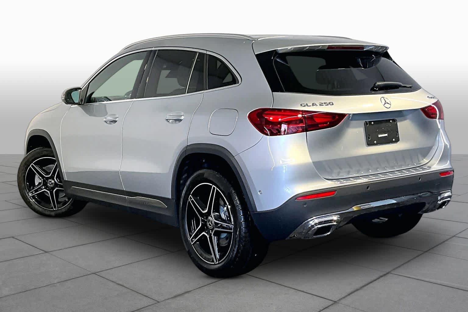 New 2026 Mercedes-Benz GLA 250 4MATIC image 3