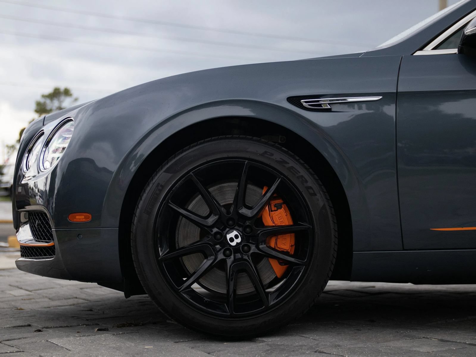 Used 2018 Bentley Flying Spur S V8 AWD/4WD image 9