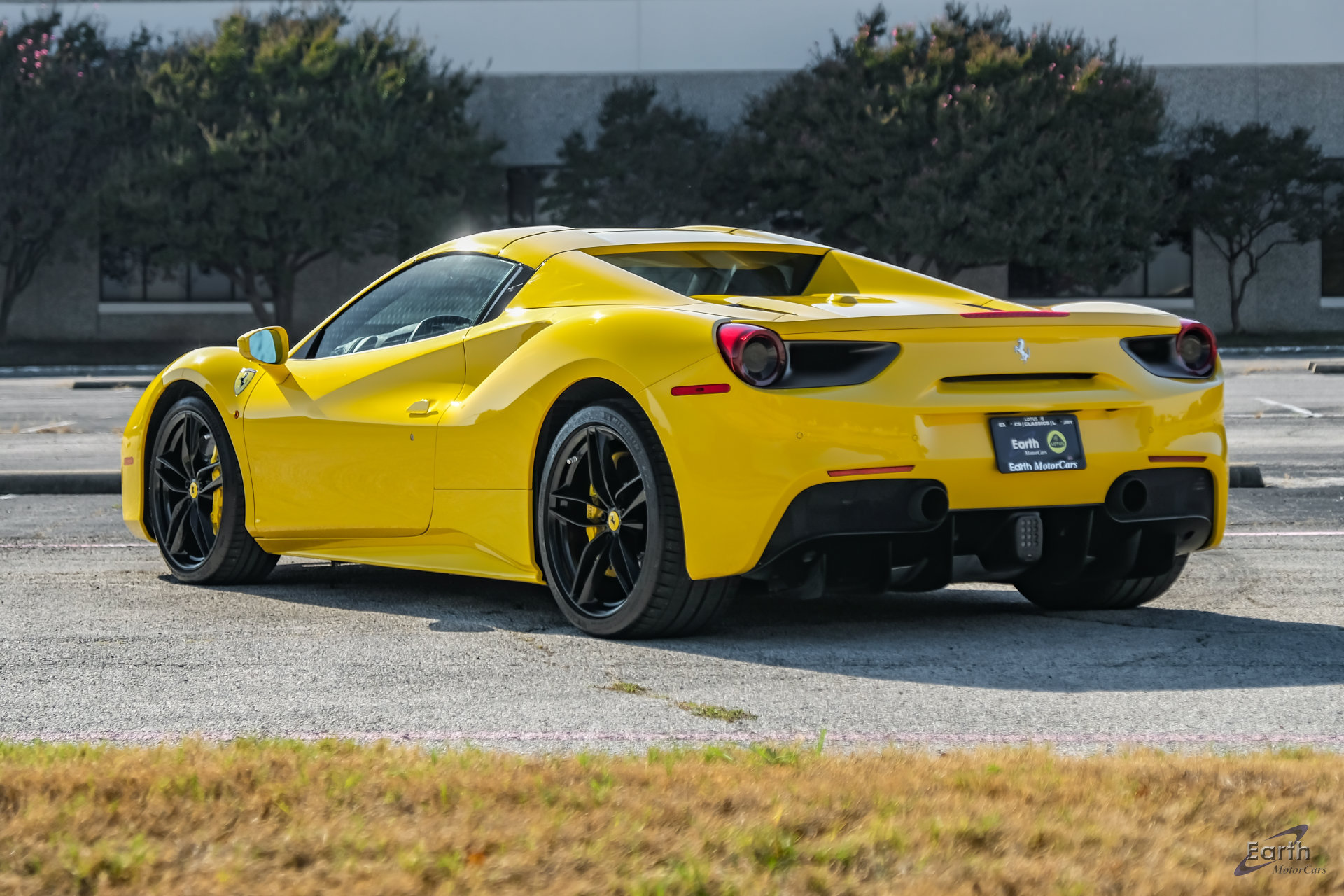 Used 2018 Ferrari 488 Spider RWD image 15