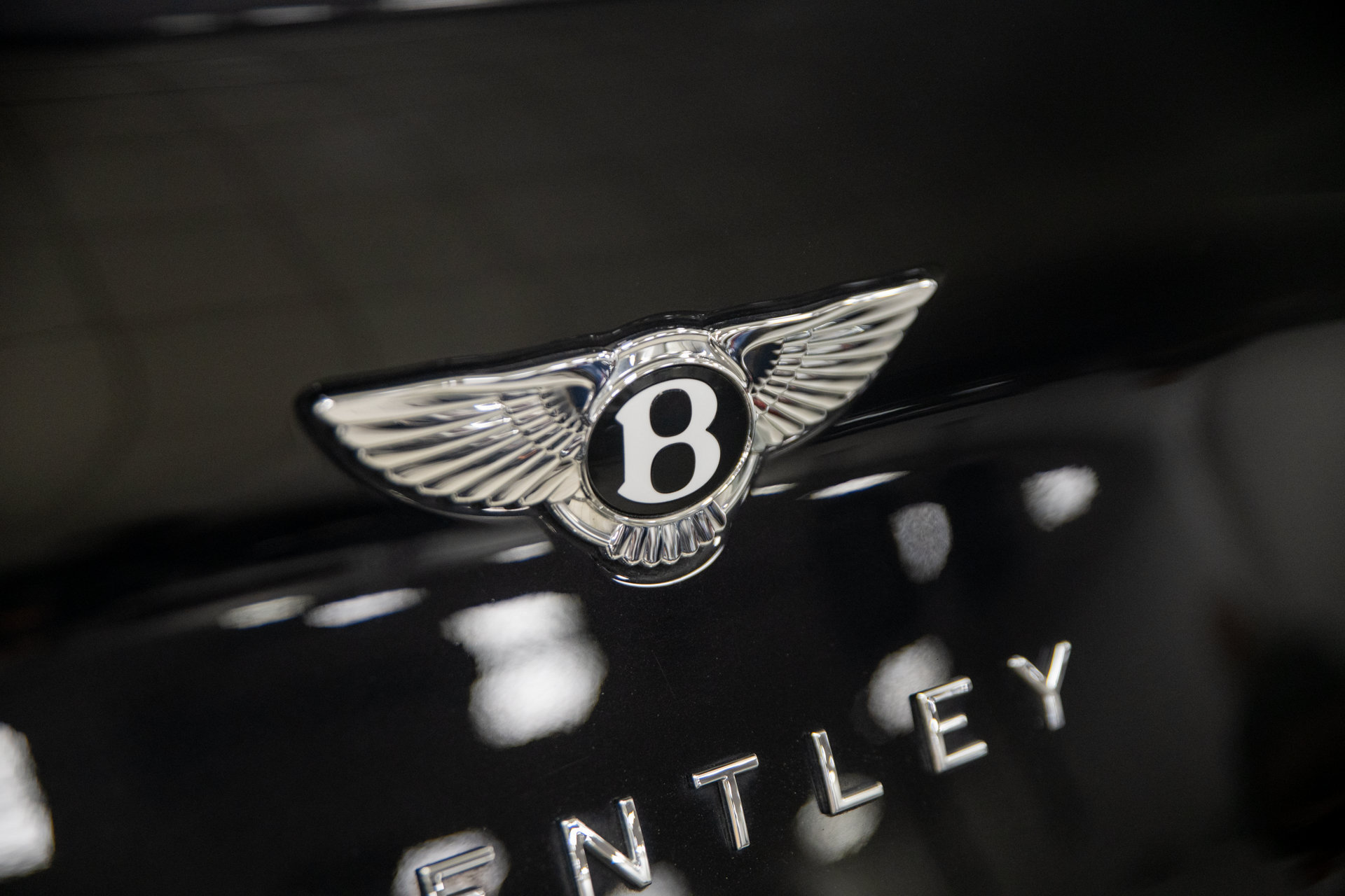 Certified 2022 Bentley Bentayga AWD/4WD image 31