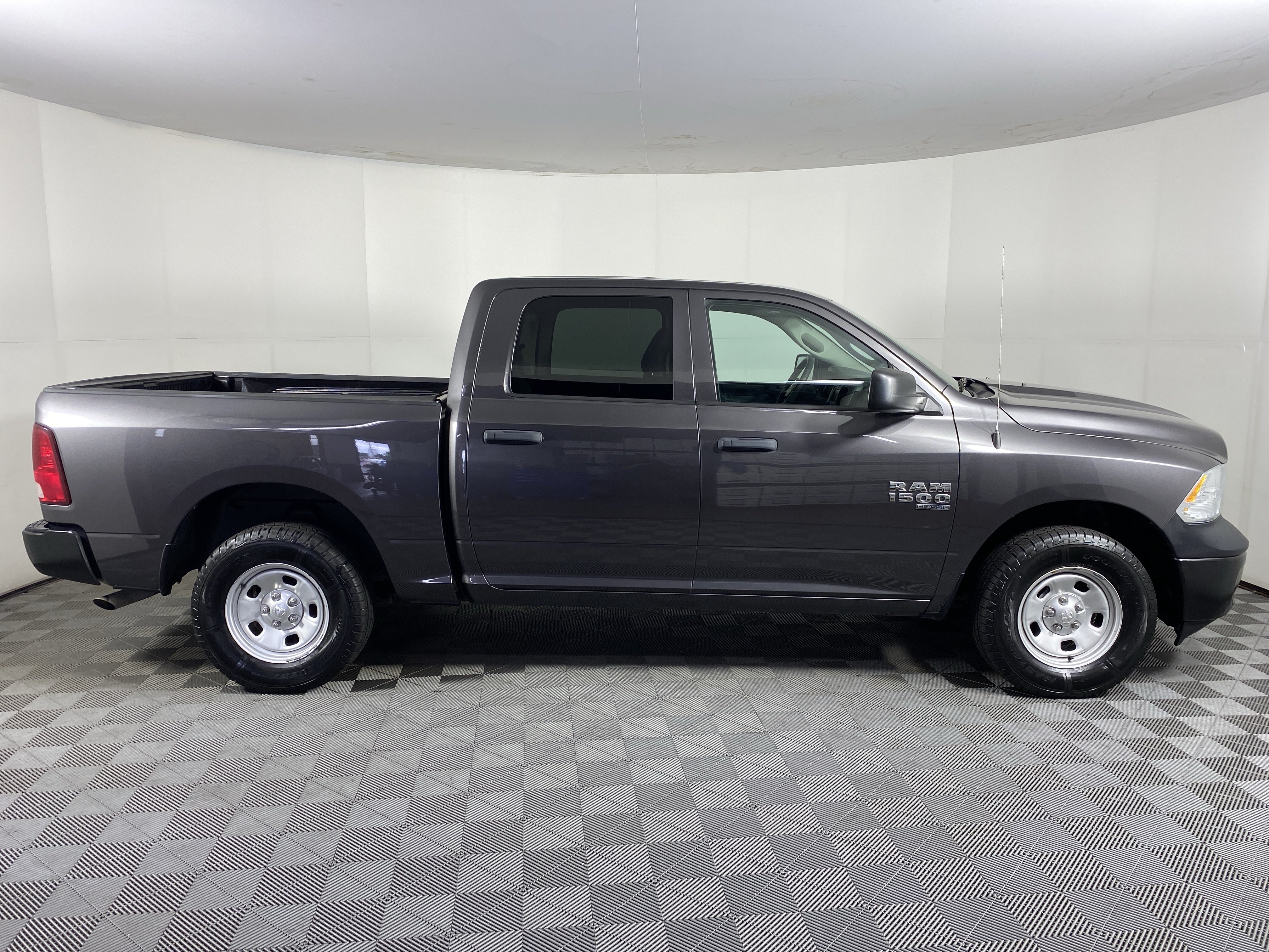 Used 2019 RAM 1500 Tradesman w/ Popular Equipment Group AWD/4WD image 4