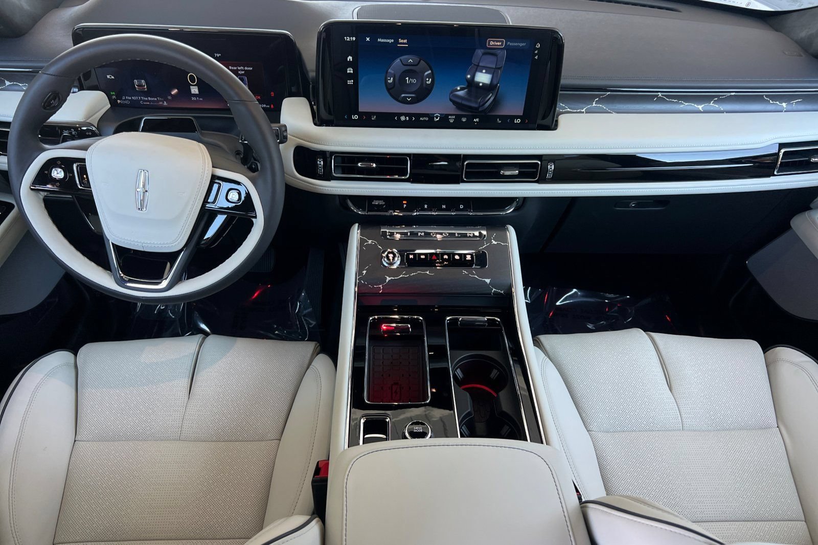 New 2026 Lincoln Aviator Black Label w/ Jet Appearance Package AWD/4WD image 10