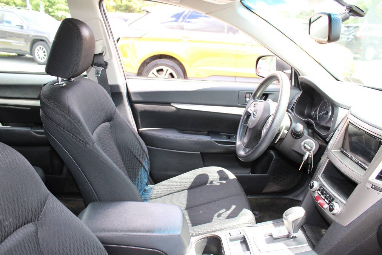 Used 2012 Subaru Outback 2.5i AWD/4WD image 11