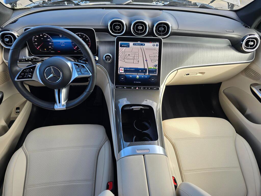 Used 2024 Mercedes-Benz GLC 300 4MATIC w/ Driver Assistance Package image 16