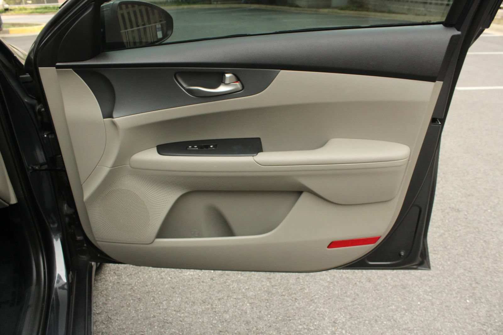 Used 2020 Kia Forte LXS FWD image 25