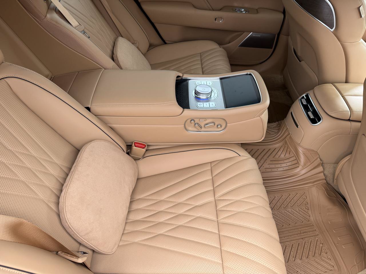 Used 2025 Genesis G90 3.5T AWD/4WD image 31