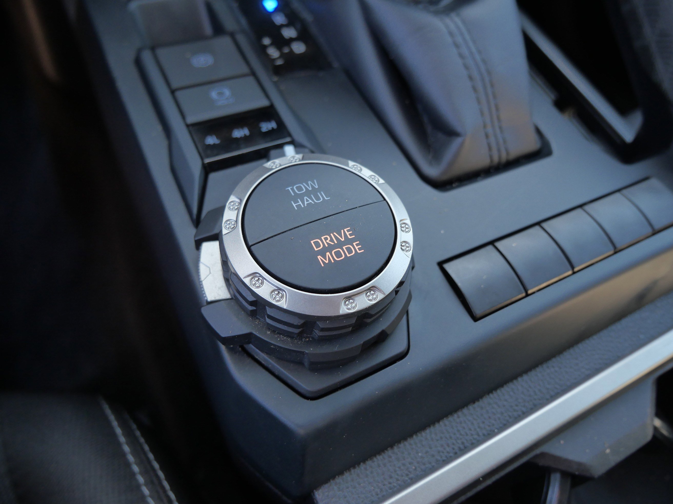 Used 2025 Toyota Tacoma TRD Sport AWD/4WD image 32