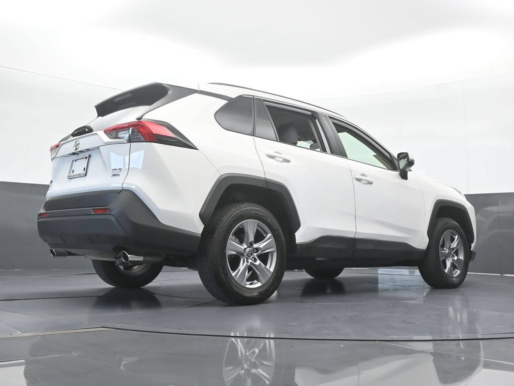 Used 2024 Toyota RAV4 XLE AWD/4WD image 56