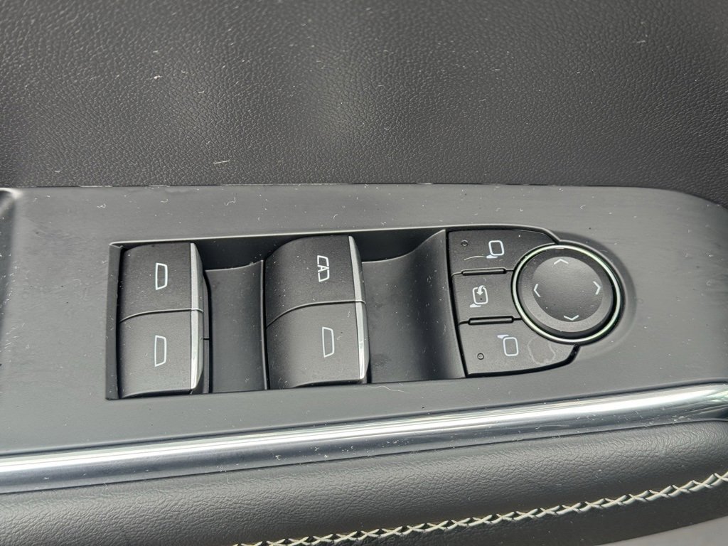 Used 2025 GMC Acadia Denali w/ LPO, Floor Liner Package image 23