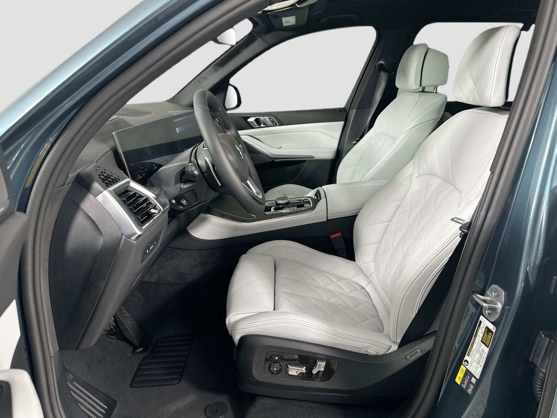 Certified 2025 BMW X5 xDrive50e image 15