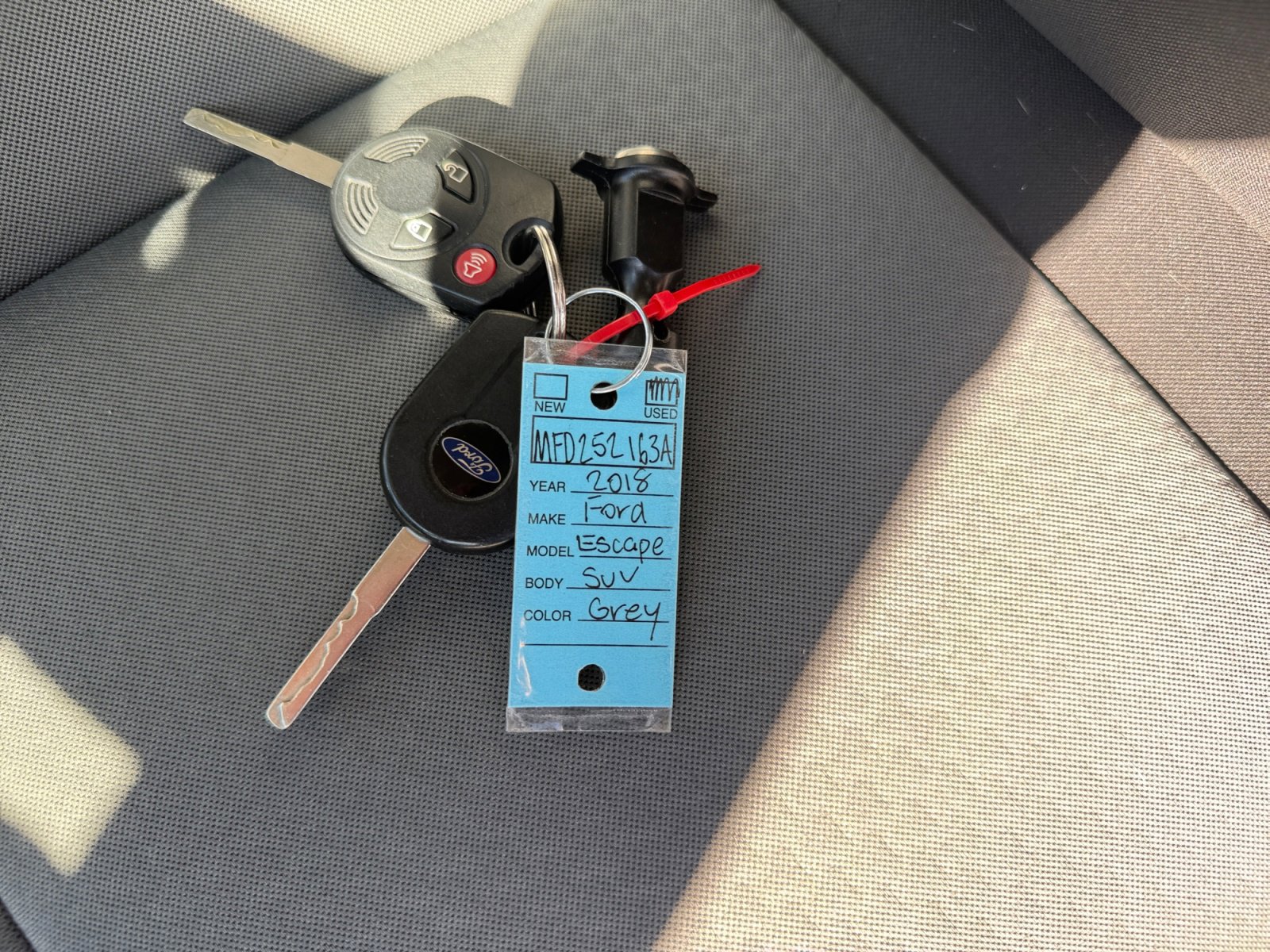 Used 2018 Ford Escape SE w/ SE Sync 3 Package image 33