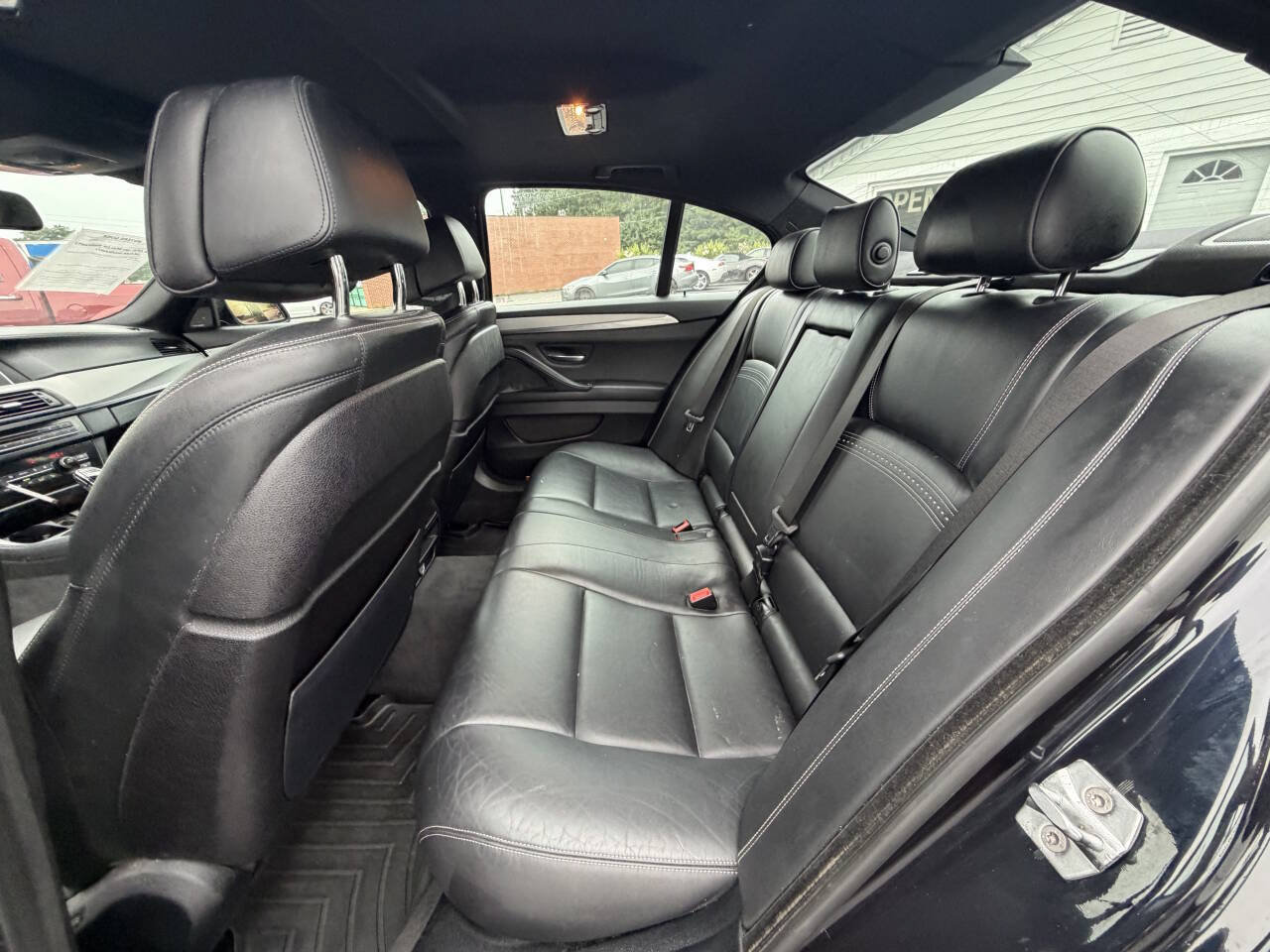 Used 2015 BMW 550i xDrive Sedan AWD/4WD image 10