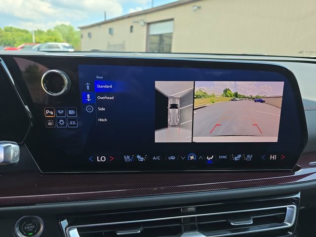 Used 2024 Chevrolet Traverse RS image 24