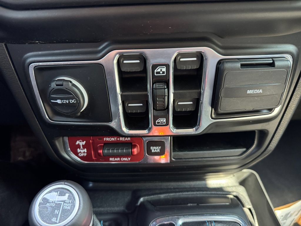 Used 2021 Jeep Wrangler Unlimited Rubicon 4xe w/ Cold Weather Group AWD/4WD image 24