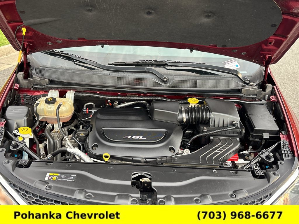 Used 2018 Chrysler Pacifica Touring-L w/ Tire & Wheel Group FWD image 33