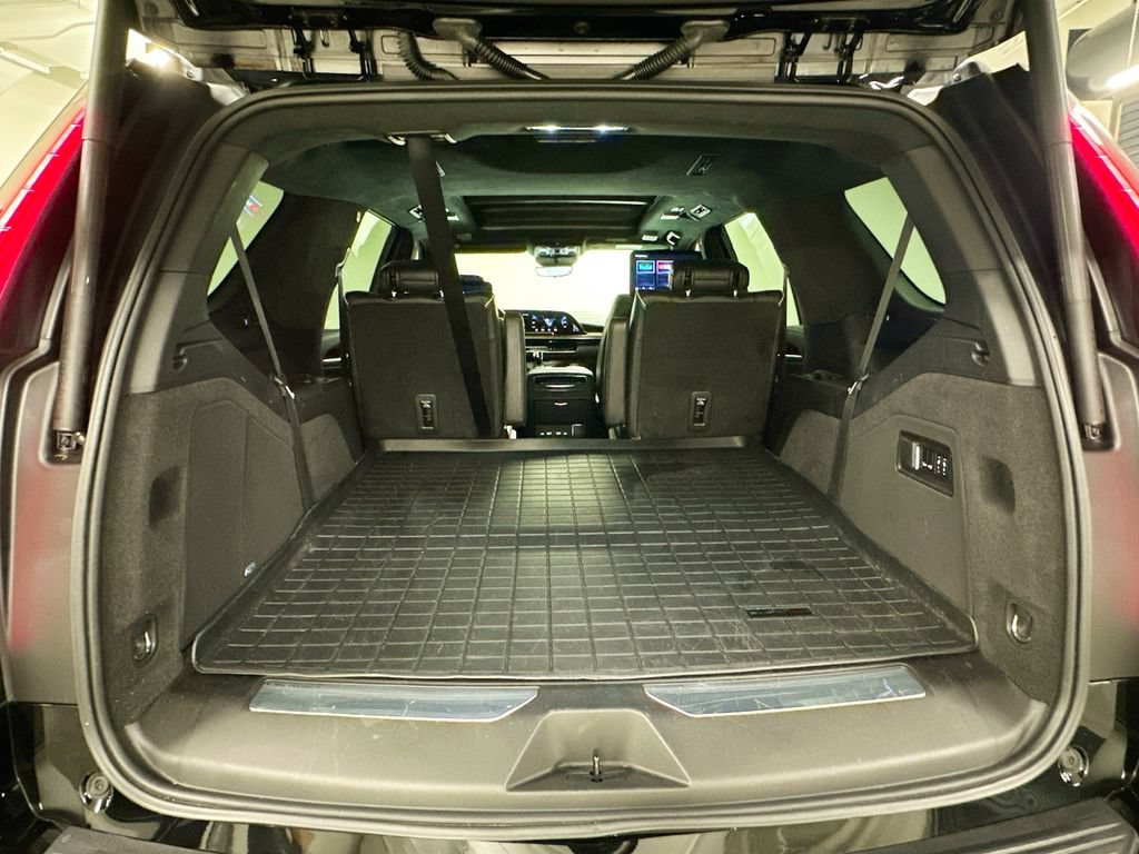 Used 2022 Cadillac Escalade Sport Platinum w/ LPO, ONYX Package AWD/4WD image 28