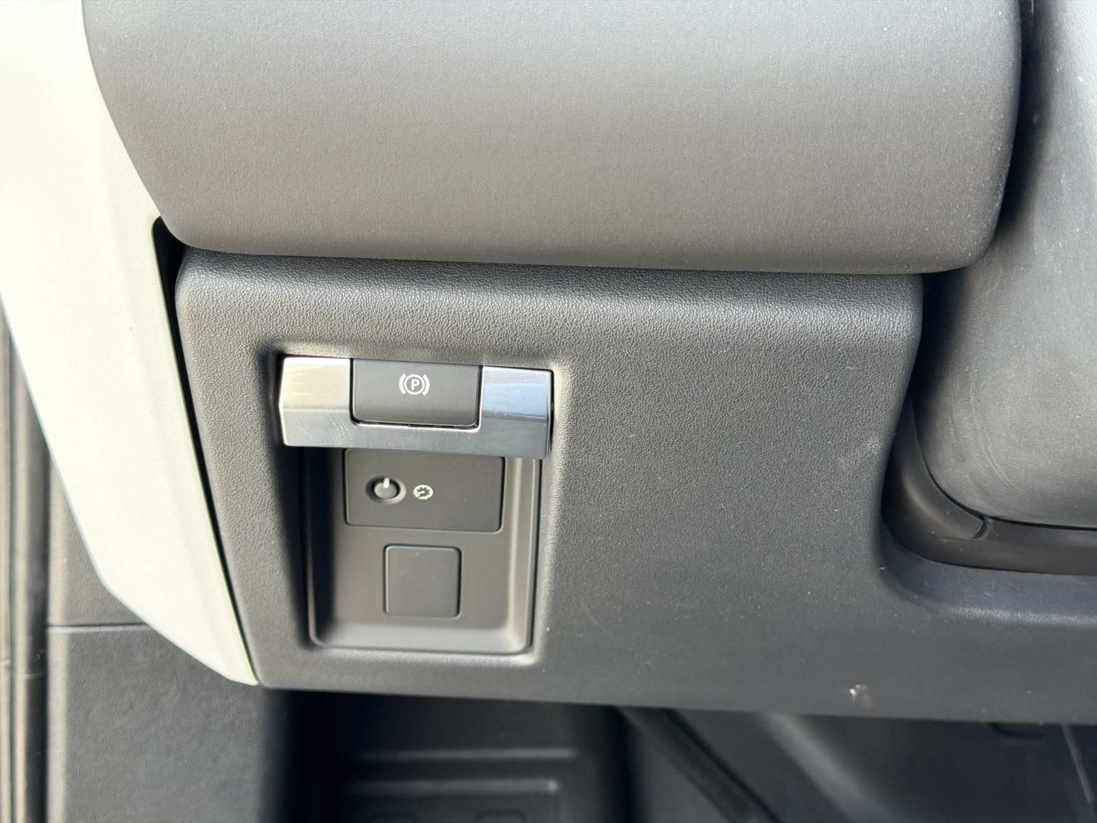 Used 2025 Land Rover Defender 90 S AWD/4WD image 21