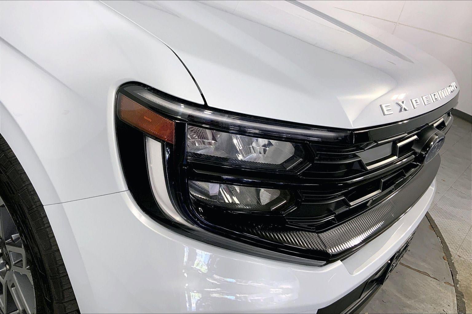 Used 2025 Ford Expedition Active AWD/4WD image 26