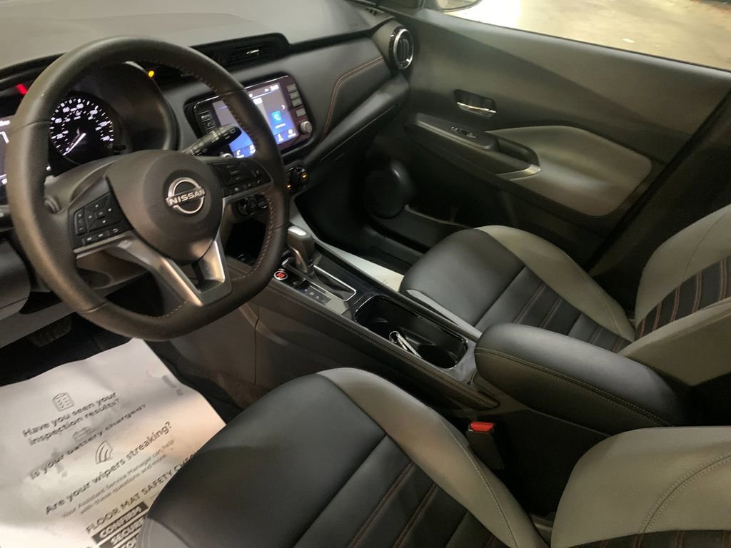 Used 2023 Nissan Kicks SR w/ SR Premium Package FWD image 11