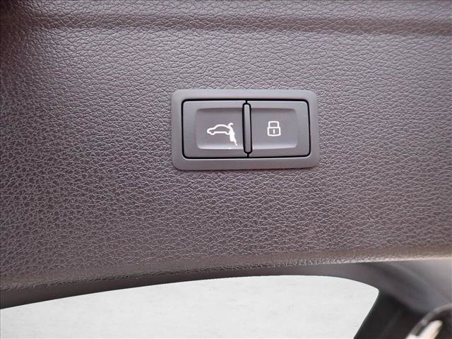 Used 2020 Audi Q5 e Premium Plus w/ Premium Plus Package AWD/4WD image 9