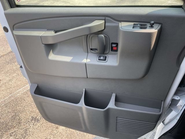 Used 2025 Chevrolet Express 2500 w/ Driver Convenience Package RWD image 23