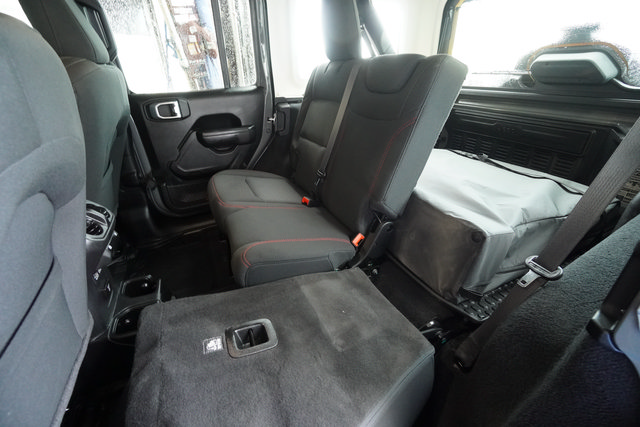 Used 2023 Jeep Wrangler Unlimited Rubicon AWD/4WD image 28