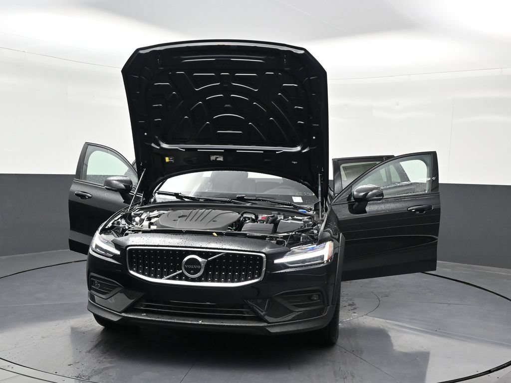 New 2026 Volvo V60 B5 Cross Country Plus AWD/4WD image 34
