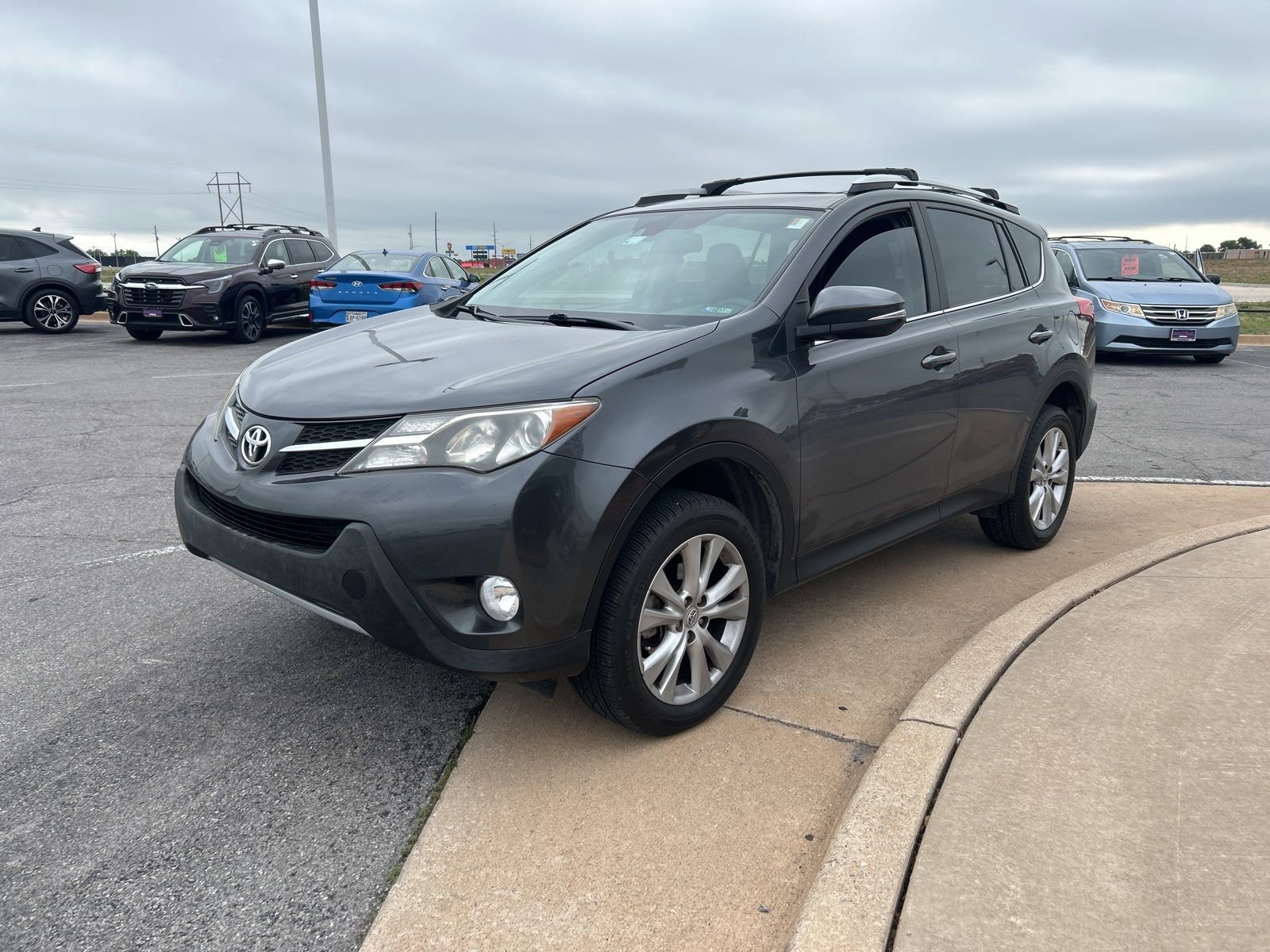 Used 2014 Toyota RAV4 Limited w/ Technology Package FWD image 1
