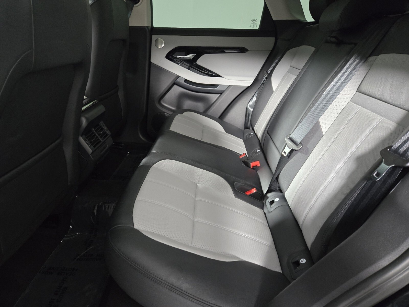 Used 2024 Land Rover Range Rover Evoque Dynamic SE image 5