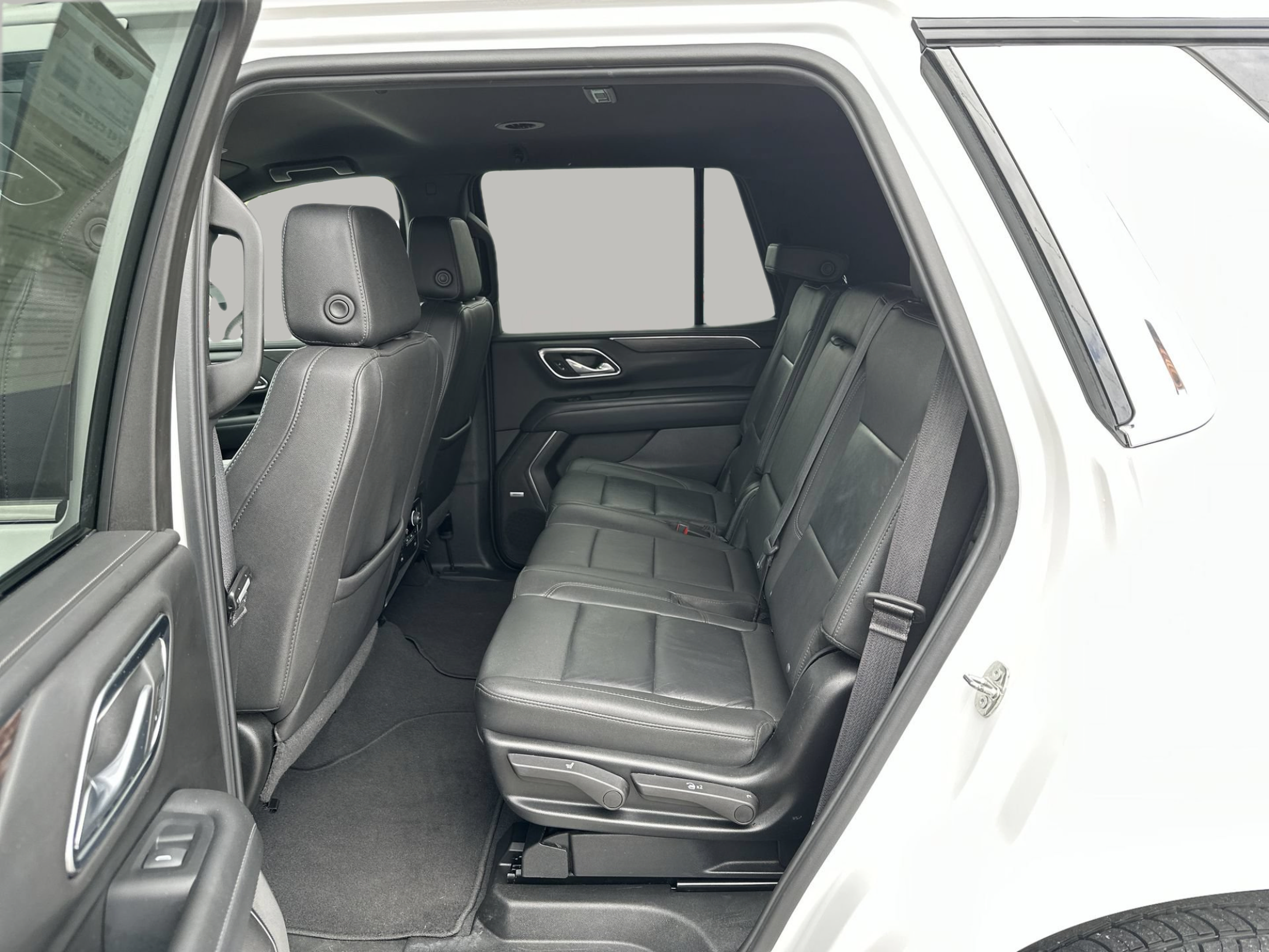 Used 2024 Chevrolet Tahoe LT w/ Luxury Package RWD image 22