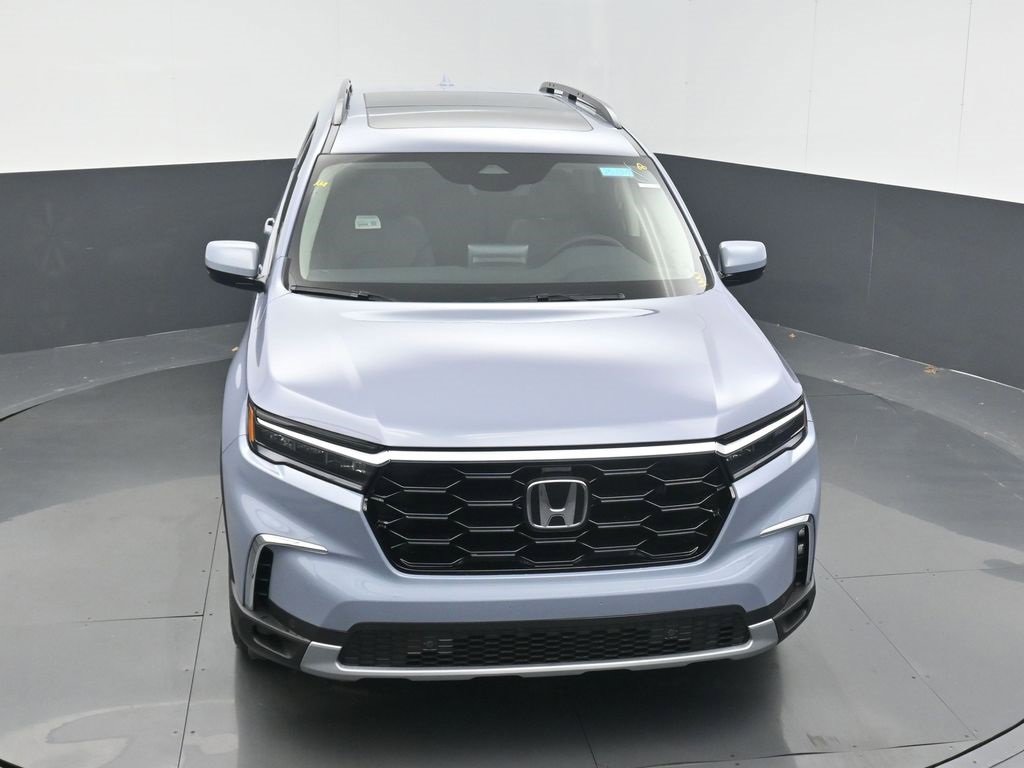 New 2025 Honda Pilot Touring image 6
