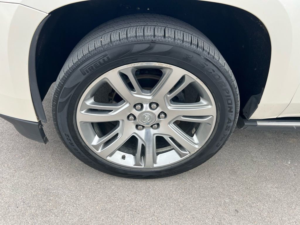 Used 2015 Cadillac Escalade Premium image 12