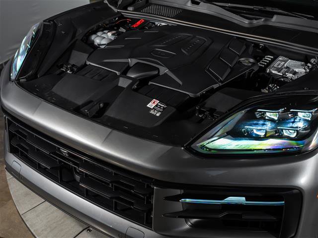 Certified 2025 Porsche Cayenne Coupe AWD/4WD image 16