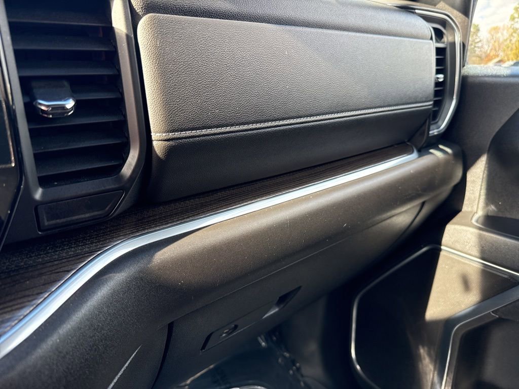 Used 2022 Chevrolet Silverado 1500 LT image 25