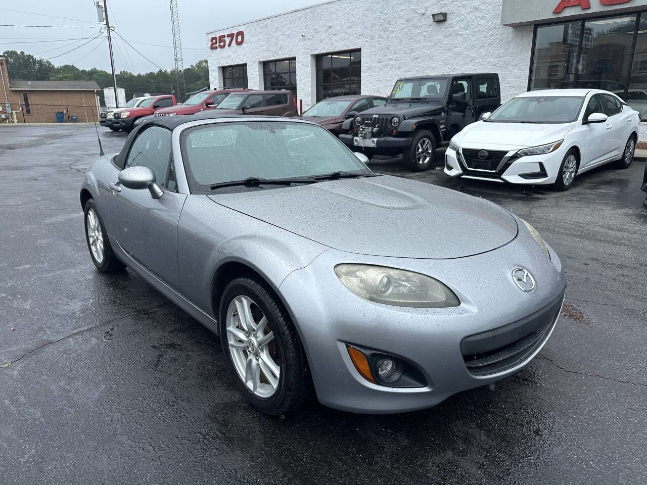 Used 2009 MAZDA MX-5 Miata Sport w/ Convenience Pkg RWD image 3