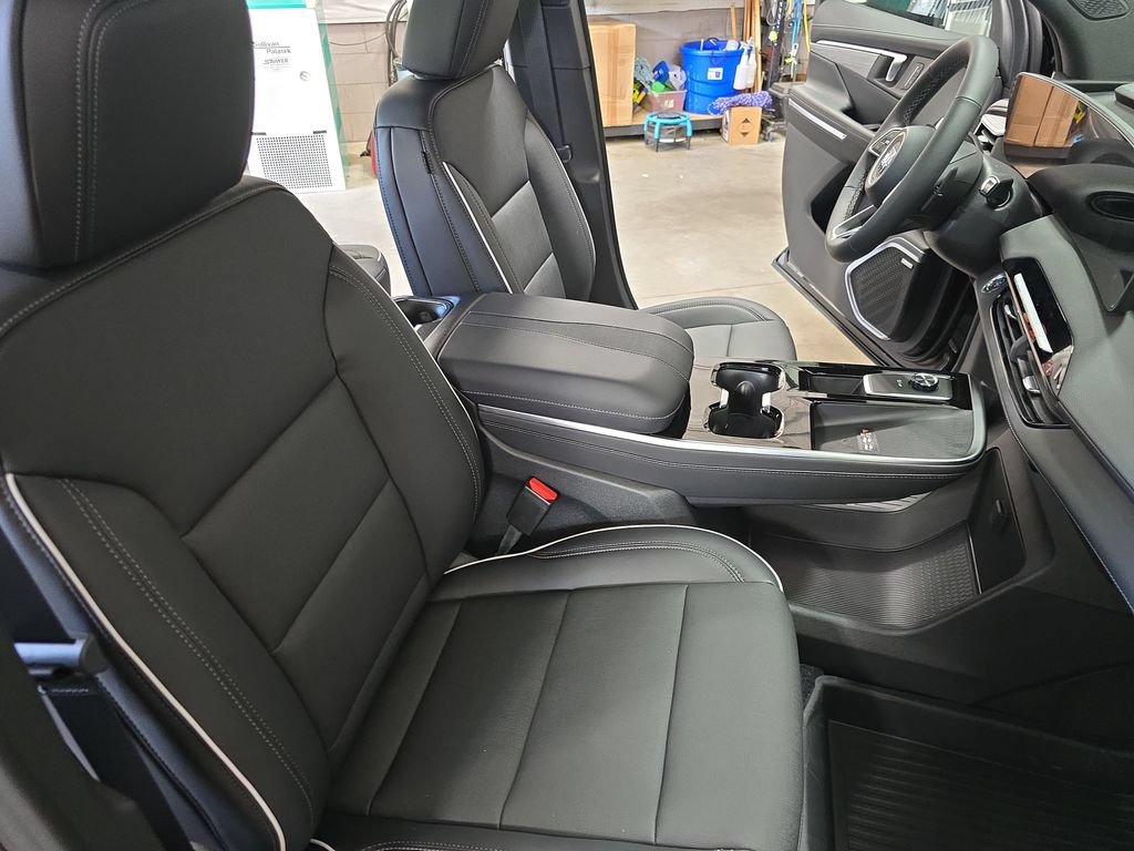 New 2026 Buick Enclave Preferred w/ LPO, Floor Liner Package AWD/4WD image 10