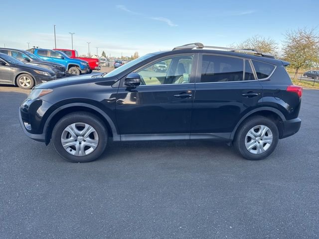 Used 2013 Toyota RAV4 LE image 2