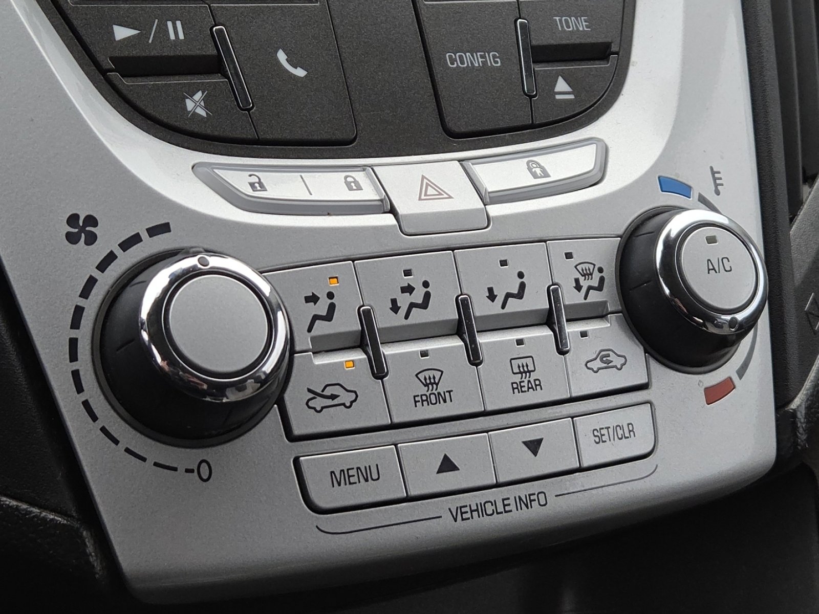 Used 2015 Chevrolet Equinox LT w/ Driver Convenience Package image 27